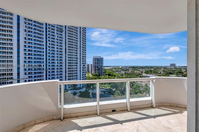 21200 Point Place 1204, Aventura, FL 33180