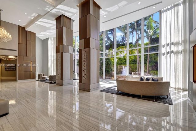 21200 Point Place 1204, Aventura, FL 33180