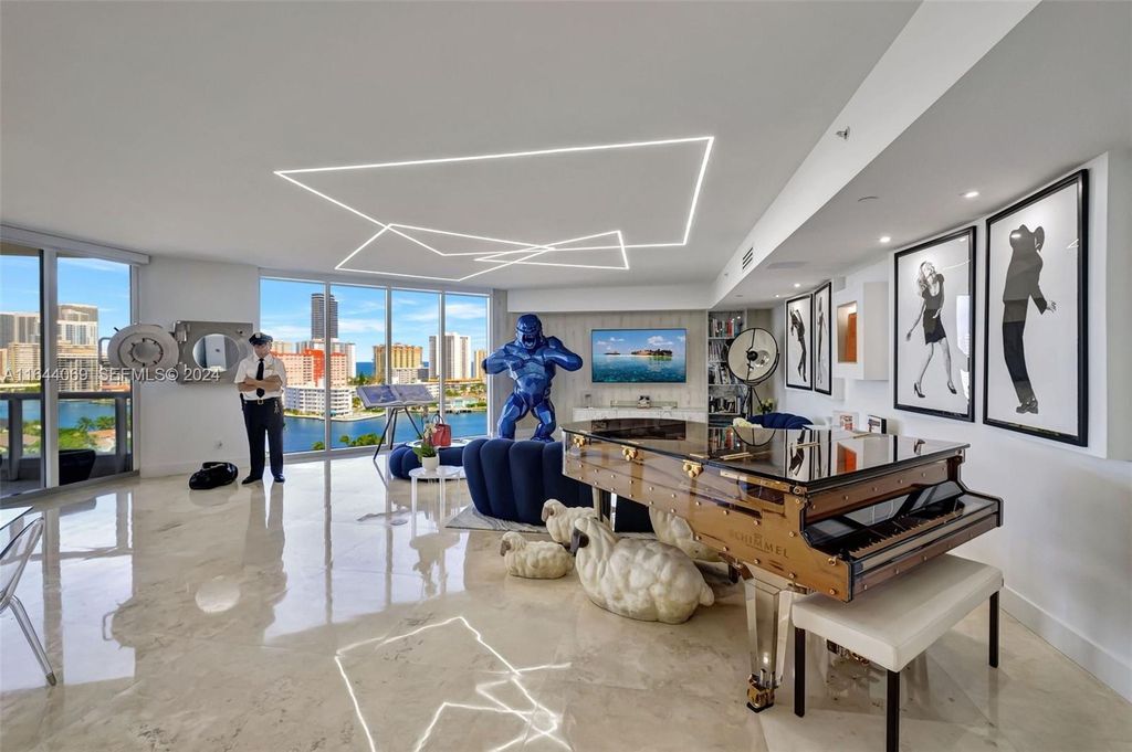 21200 Point Place 1204, Aventura, FL 33180