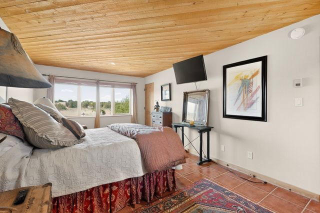 17 Calle Belicia, Santa Fe, NM 87508