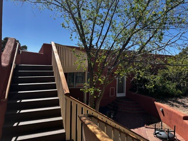 17 Calle Belicia, Santa Fe, NM 87508