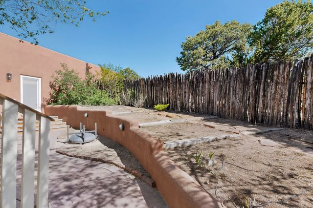 17 Calle Belicia, Santa Fe, NM 87508