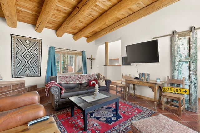17 Calle Belicia, Santa Fe, NM 87508