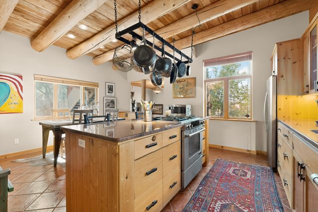 17 Calle Belicia, Santa Fe, NM 87508