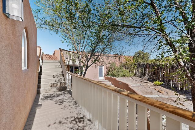 17 Calle Belicia, Santa Fe, NM 87508