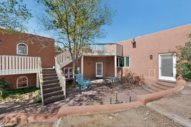 17 Calle Belicia, Santa Fe, NM 87508