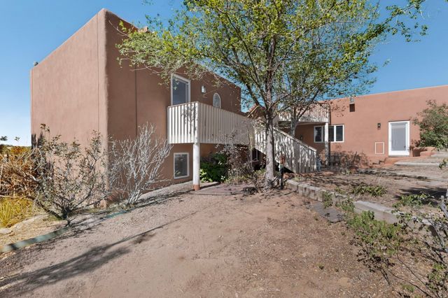 17 Calle Belicia, Santa Fe, NM 87508