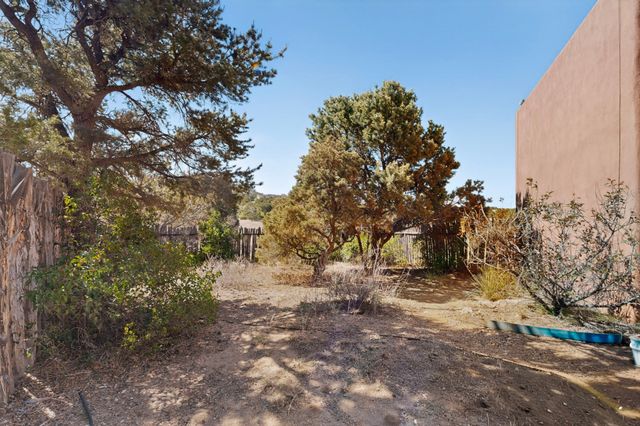 17 Calle Belicia, Santa Fe, NM 87508