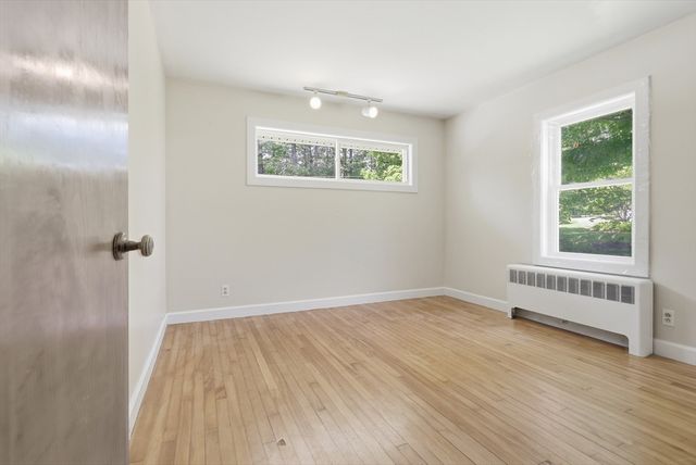 983 Rindge Rd, Fitchburg, MA 01420