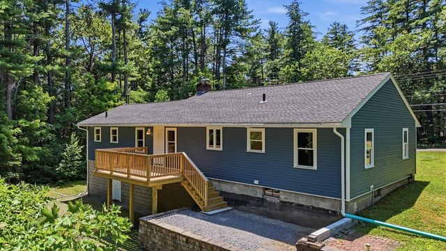 983 Rindge Rd, Fitchburg, MA 01420