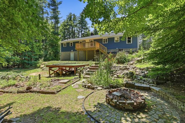 983 Rindge Rd, Fitchburg, MA 01420