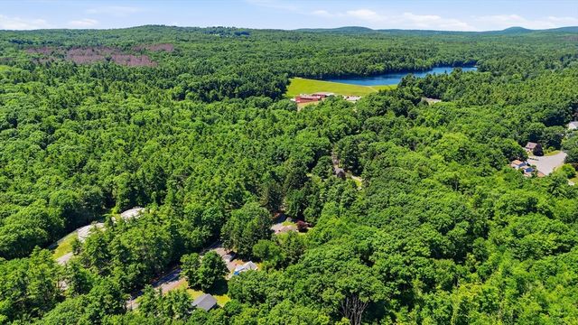 983 Rindge Rd, Fitchburg, MA 01420