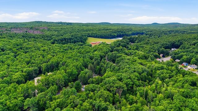 983 Rindge Rd, Fitchburg, MA 01420