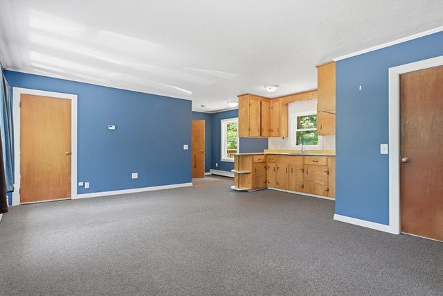 983 Rindge Rd, Fitchburg, MA 01420