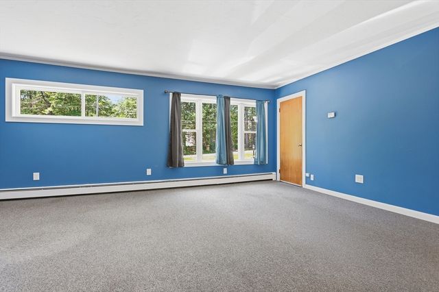 983 Rindge Rd, Fitchburg, MA 01420