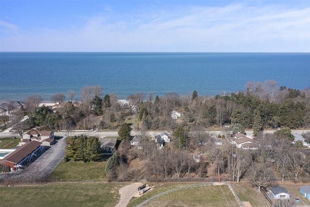 620 N Lakeshore Drive, Ludington, MI 49431