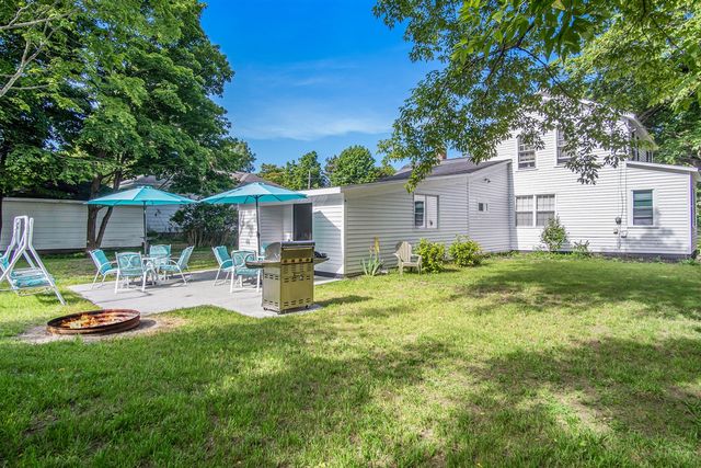 620 N Lakeshore Drive, Ludington, MI 49431