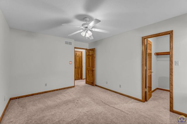 6400 SW Castle LN, Topeka, KS 66614