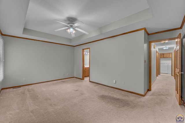 6400 SW Castle LN, Topeka, KS 66614