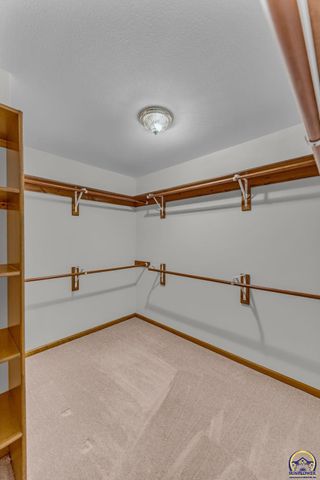6400 SW Castle LN, Topeka, KS 66614
