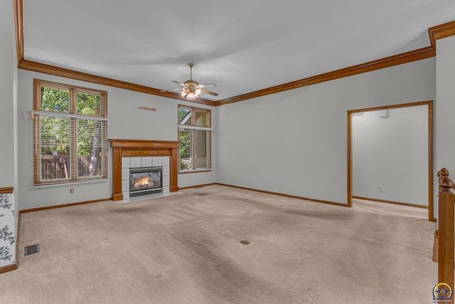 6400 SW Castle LN, Topeka, KS 66614