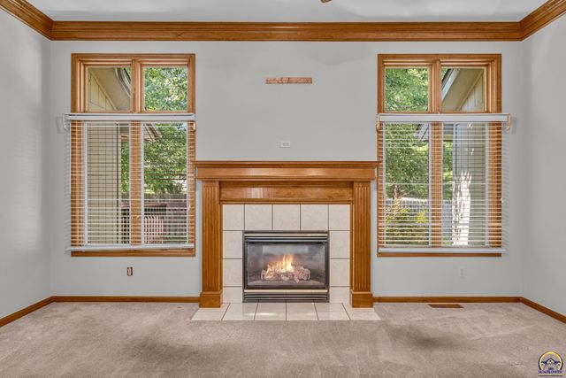 6400 SW Castle LN, Topeka, KS 66614
