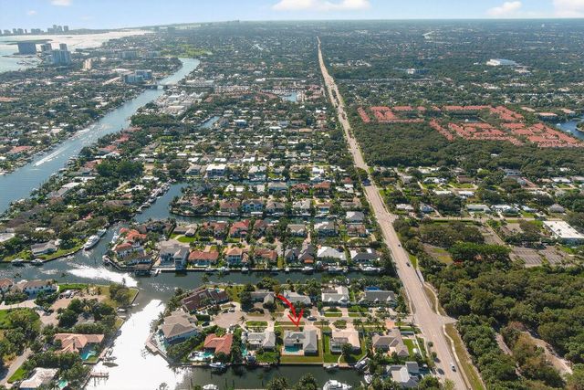 2185 Carib Circle, Palm Beach Gardens, FL 33410