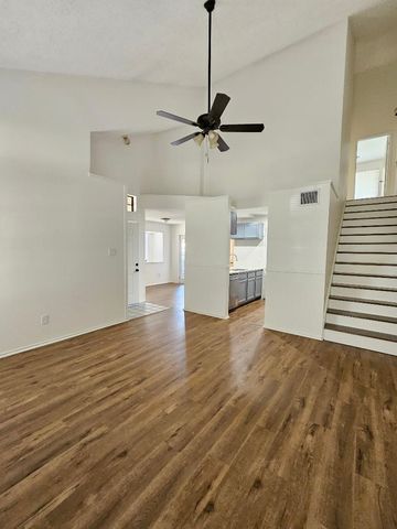 863 Valleybrooke Drive, Arlington, TX 76001