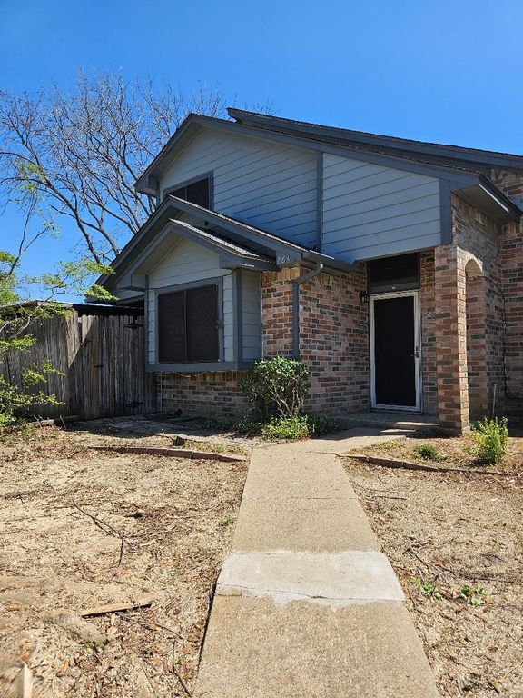 863 Valleybrooke Drive, Arlington, TX 76001