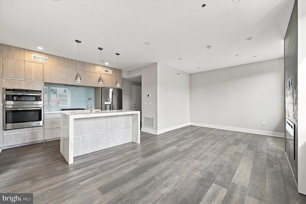 1405 FRANKFORD AVE #404, PHILADELPHIA, PA 19125 — exterior