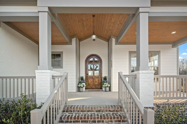 4289 Moore Ln, Culleoka, TN 38451