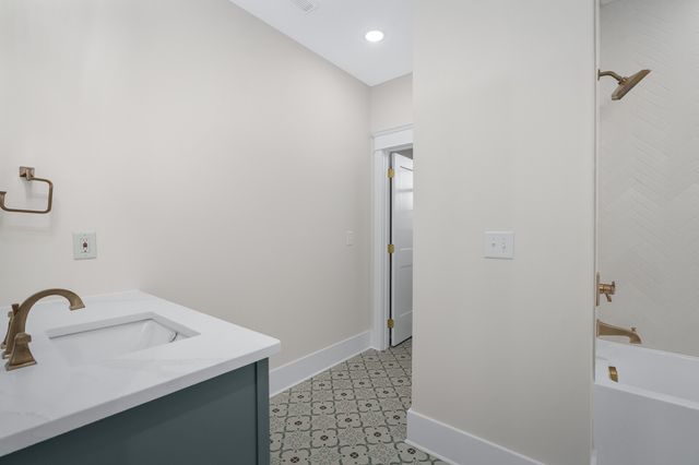 4289 Moore Ln, Culleoka, TN 38451