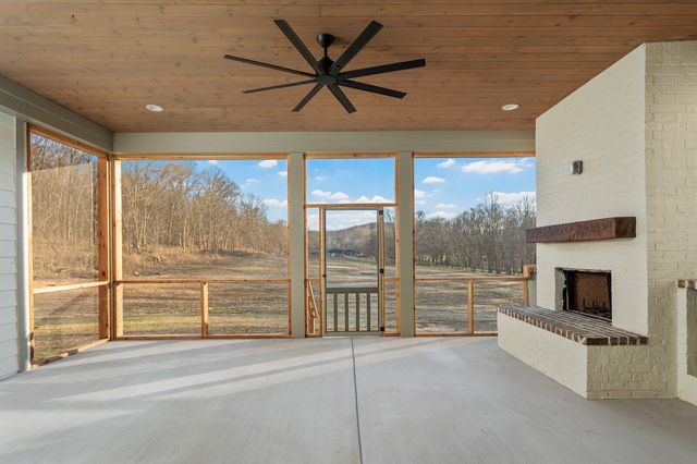 4289 Moore Ln, Culleoka, TN 38451