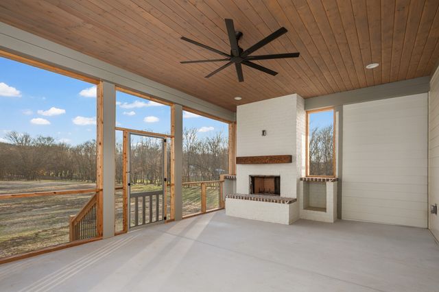 4289 Moore Ln, Culleoka, TN 38451