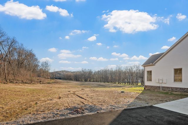 4289 Moore Ln, Culleoka, TN 38451