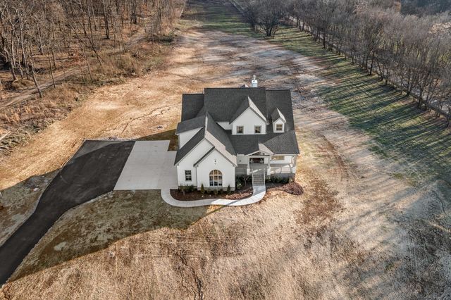 4289 Moore Ln, Culleoka, TN 38451