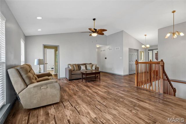 2029 Chapel Hill Crossing, St Peters, MO 63376