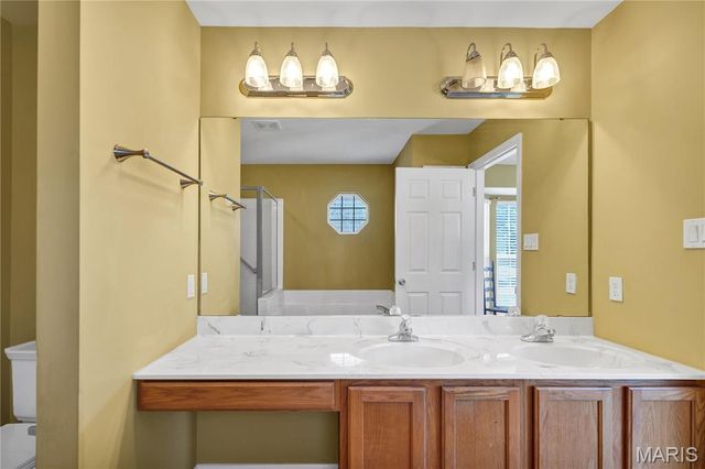 2029 Chapel Hill Crossing, St Peters, MO 63376