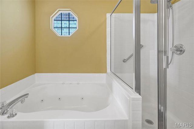 2029 Chapel Hill Crossing, St Peters, MO 63376