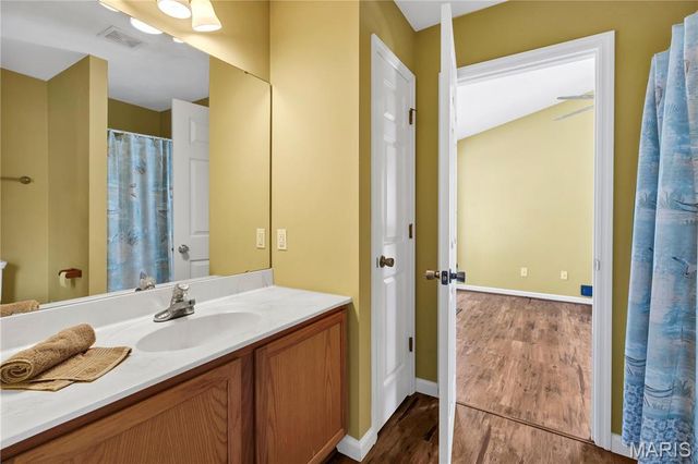 2029 Chapel Hill Crossing, St Peters, MO 63376
