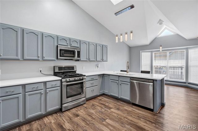 2029 Chapel Hill Crossing, St Peters, MO 63376
