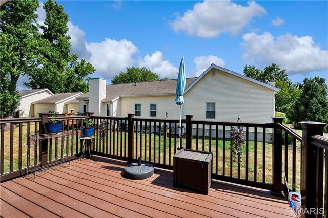 2029 Chapel Hill Crossing, St Peters, MO 63376