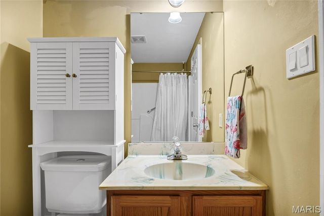 2029 Chapel Hill Crossing, St Peters, MO 63376