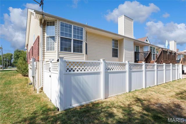 2029 Chapel Hill Crossing, St Peters, MO 63376