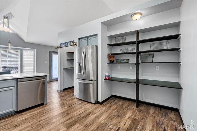 2029 Chapel Hill Crossing, St Peters, MO 63376