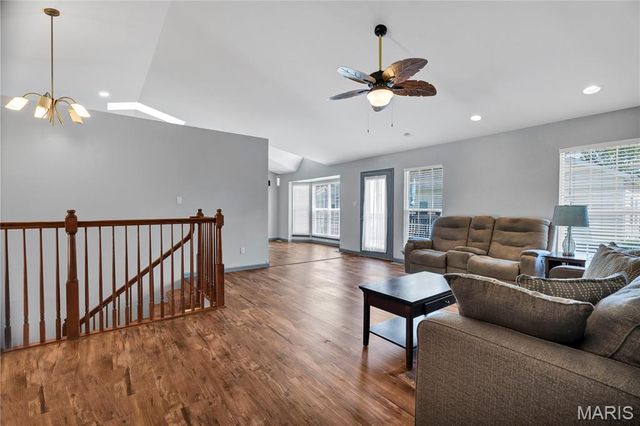 2029 Chapel Hill Crossing, St Peters, MO 63376