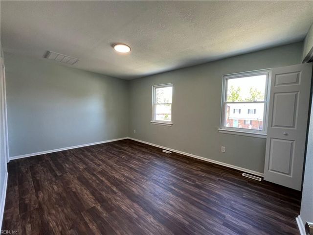 821 Lake Edward DR, Virginia Beach, VA 23462