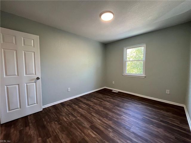 821 Lake Edward DR, Virginia Beach, VA 23462
