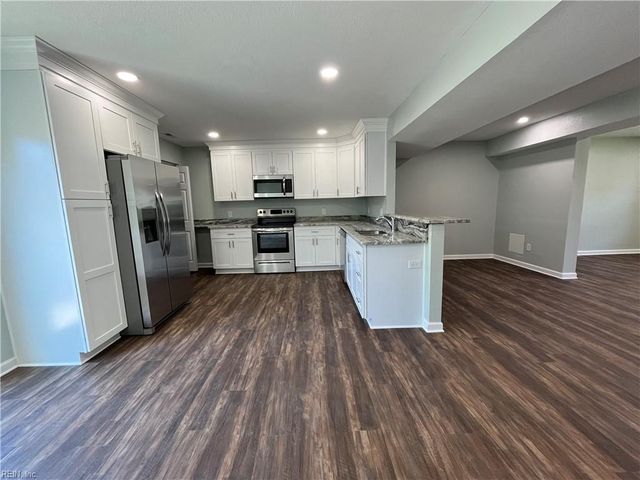 821 Lake Edward DR, Virginia Beach, VA 23462