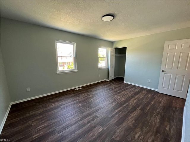 821 Lake Edward DR, Virginia Beach, VA 23462